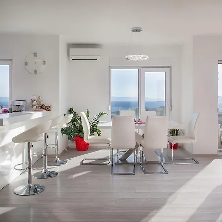 Apartment Damira Makarska