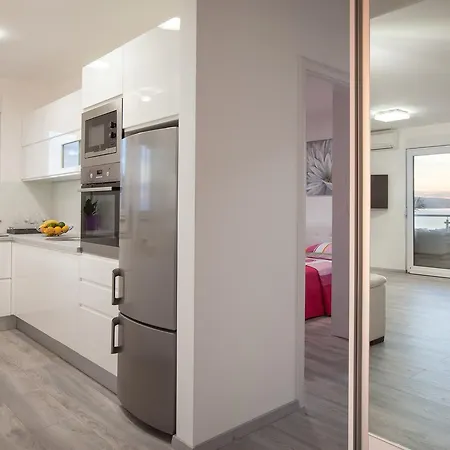 Apartment Damira *