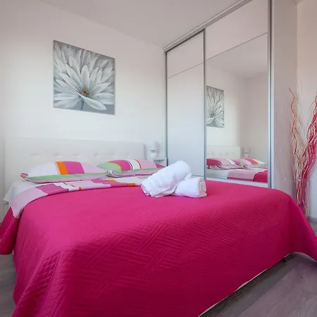 Apartment Damira Makarska